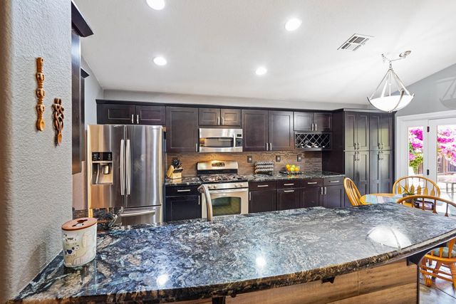 745 Arabesque Cir, Roseville, CA 95678