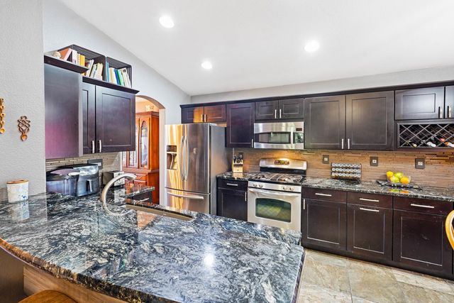 745 Arabesque Cir, Roseville, CA 95678