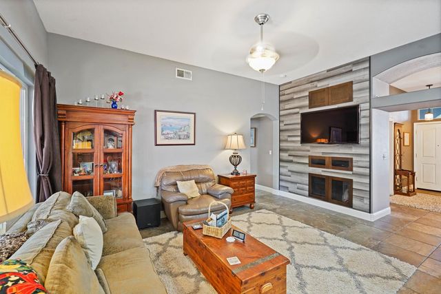 745 Arabesque Cir, Roseville, CA 95678