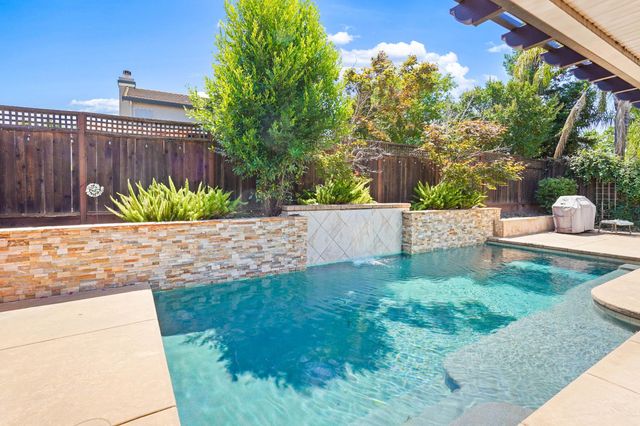 745 Arabesque Cir, Roseville, CA 95678