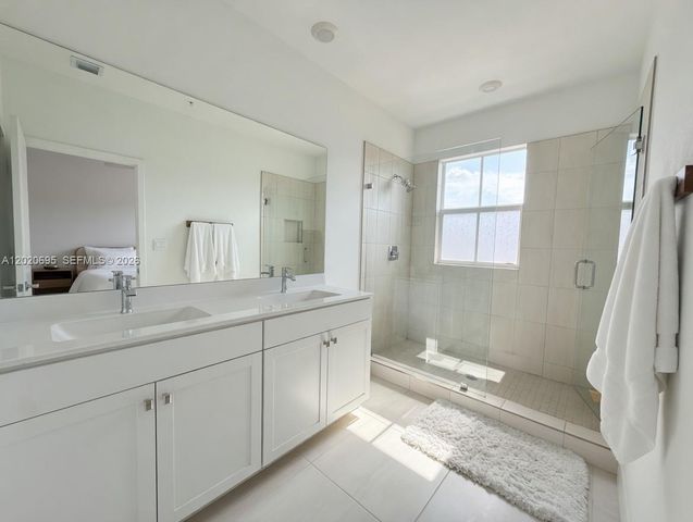 217 SW 170th Ave, Pembroke Pines, FL 33027