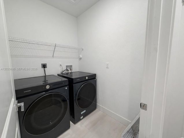 217 SW 170th Ave, Pembroke Pines, FL 33027