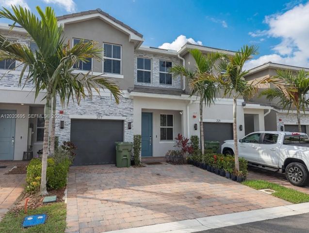 217 SW 170th Ave, Pembroke Pines, FL 33027