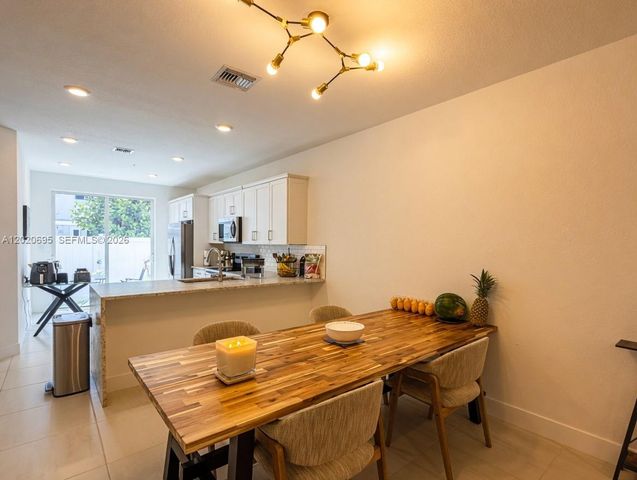 217 SW 170th Ave, Pembroke Pines, FL 33027