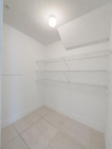 217 SW 170th Ave, Pembroke Pines, FL 33027