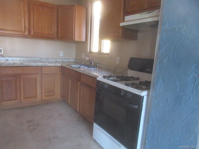 70 Deer Trail N, Greenwood Lake, NY 10925