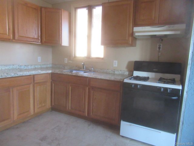 70 Deer Trail N, Greenwood Lake, NY 10925