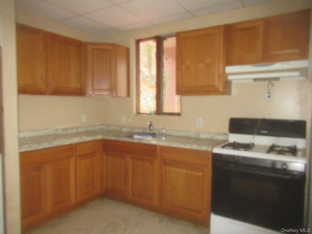 70 Deer Trail N, Greenwood Lake, NY 10925