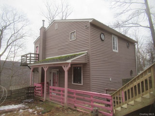 70 Deer Trail N, Greenwood Lake, NY 10925