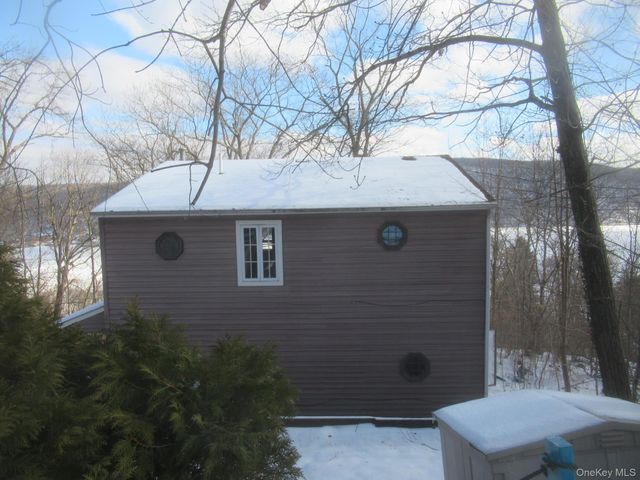 70 Deer Trail N, Greenwood Lake, NY 10925