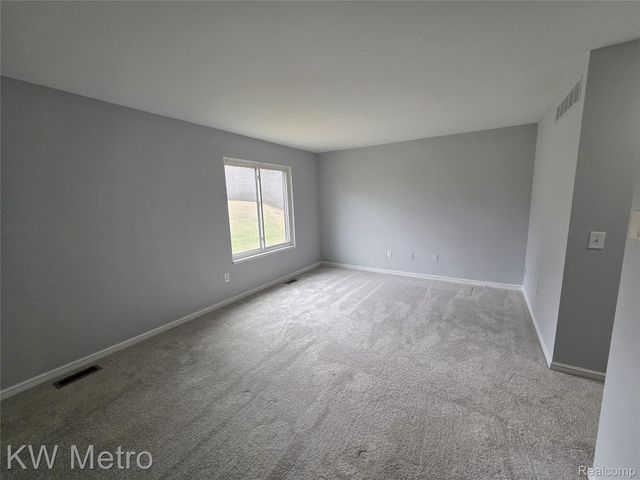 6680 Ridgefield Circle Circle 104, West Bloomfield Charter Township, MI 48322