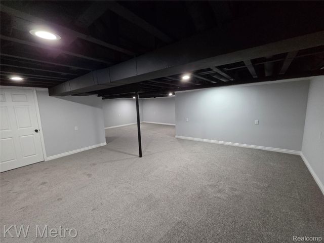 6680 Ridgefield Circle Circle 104, West Bloomfield Charter Township, MI 48322