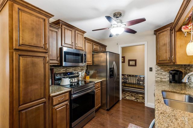 2722 COLLINS AVENUE, Lakeland, FL 33803