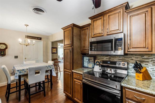 2722 COLLINS AVENUE, Lakeland, FL 33803