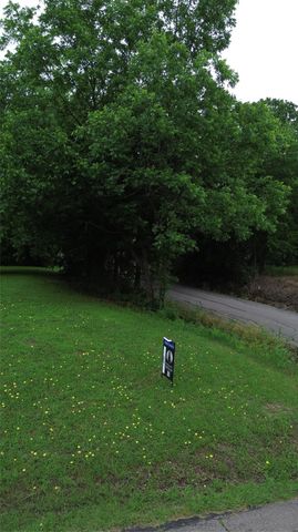 501 E 5th Street, Bonham, TX 75418