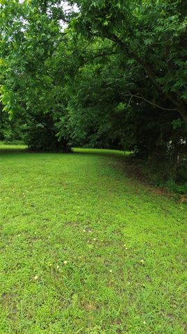 501 E 5th Street, Bonham, TX 75418