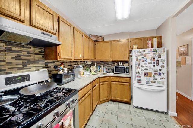 721 Thieriot Avenue, Bronx, NY 10473