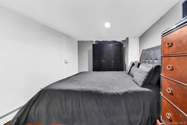 721 Thieriot Avenue, Bronx, NY 10473
