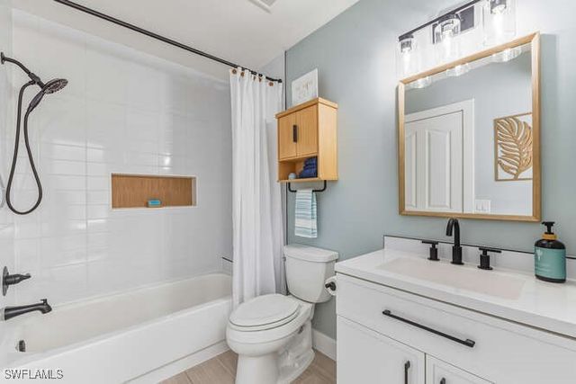 2876 W Crown Pointe BLVD, Naples, FL 34112