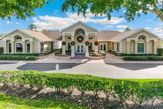 2876 W Crown Pointe BLVD, Naples, FL 34112