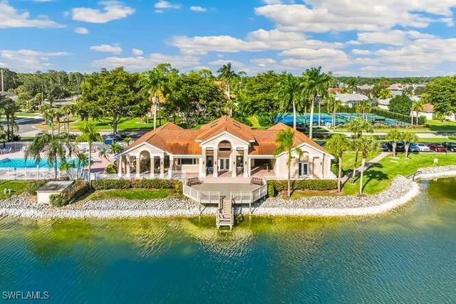 2876 W Crown Pointe BLVD, Naples, FL 34112