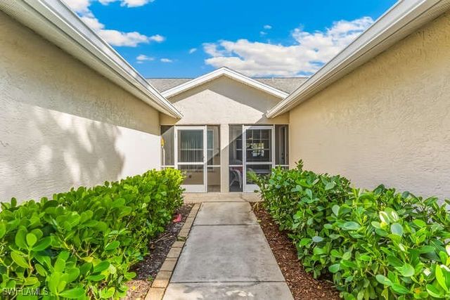 2876 W Crown Pointe BLVD, Naples, FL 34112