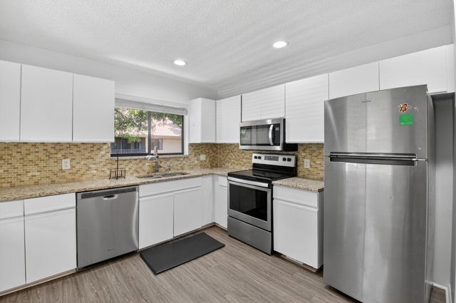 5530 Coach House Circle E, Boca Raton, FL 33486