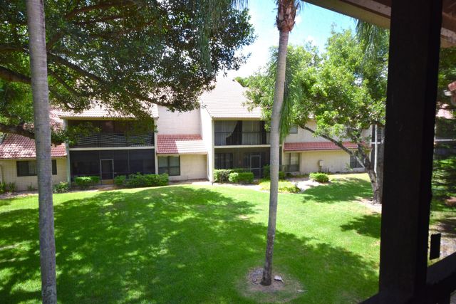 5530 Coach House Circle E, Boca Raton, FL 33486