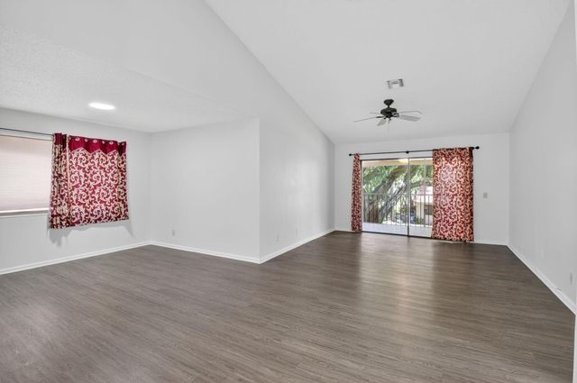 5530 Coach House Circle E, Boca Raton, FL 33486