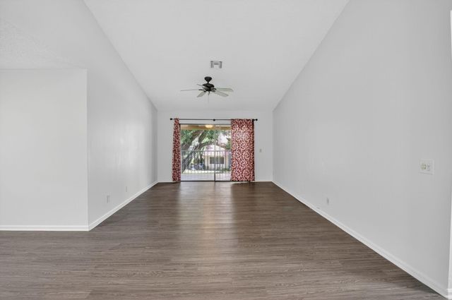 5530 Coach House Circle E, Boca Raton, FL 33486