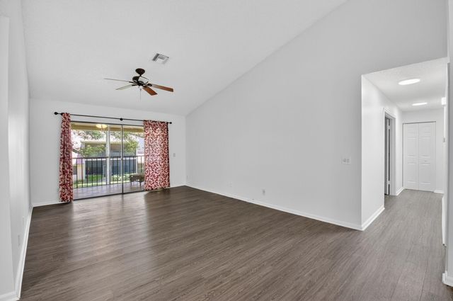 5530 Coach House Circle E, Boca Raton, FL 33486