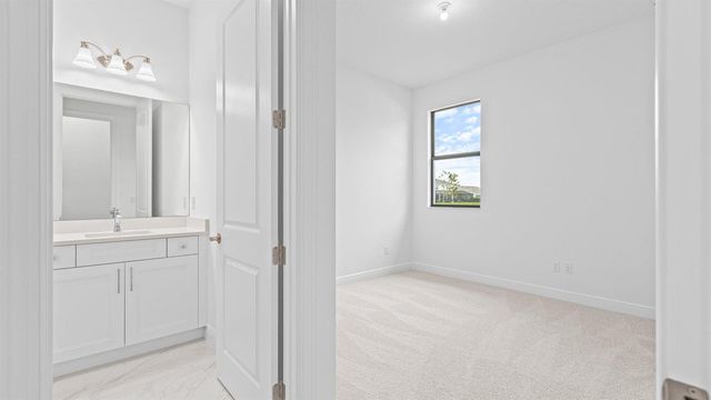5474 Hutchinson Way, Loxahatchee, FL 33470