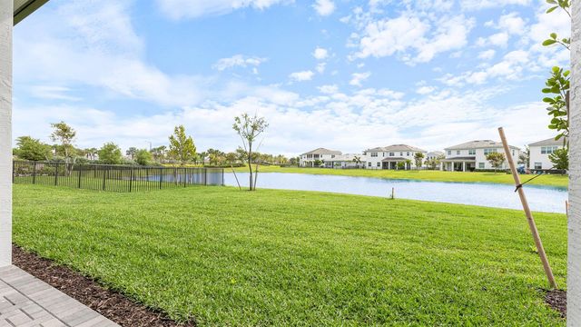 5474 Hutchinson Way, Loxahatchee, FL 33470
