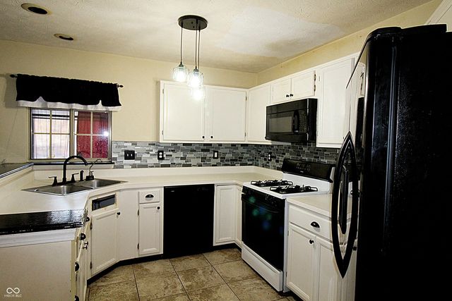 2916 Sunmeadow Way, Indianapolis, IN 46228