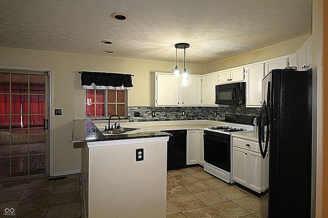 2916 Sunmeadow Way, Indianapolis, IN 46228