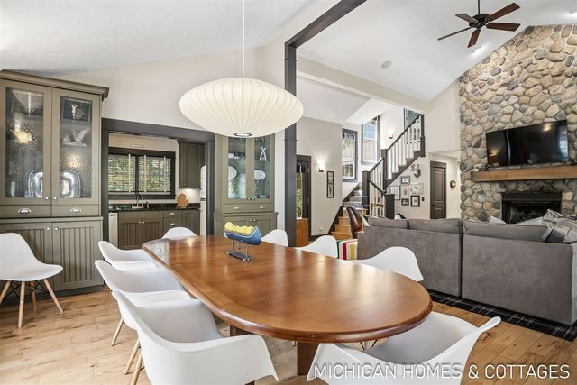 3255 Lake Trail Drive, Saugatuck, MI 49453