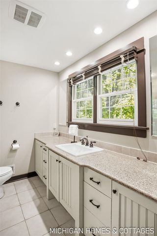 3255 Lake Trail Drive, Saugatuck, MI 49453
