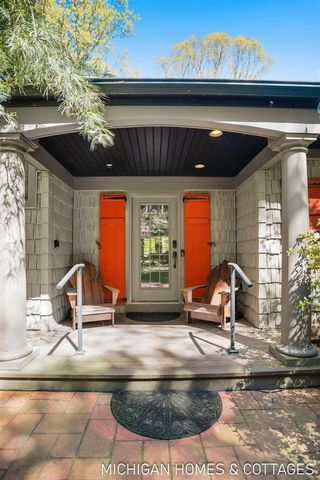 3255 Lake Trail Drive, Saugatuck, MI 49453