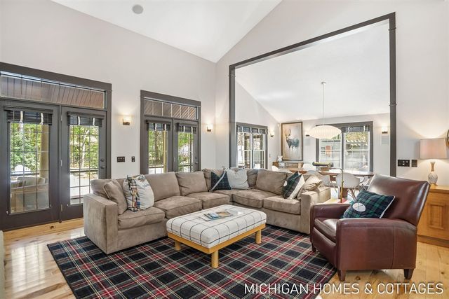 3255 Lake Trail Drive, Saugatuck, MI 49453