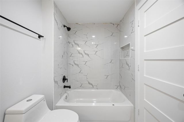 7625 De Priest Street D, Houston, TX 77088