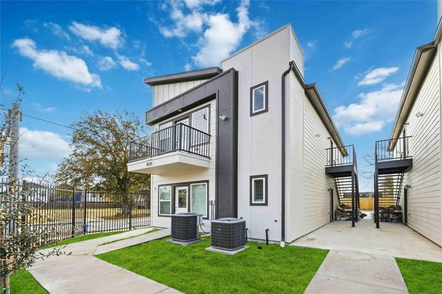 7625 De Priest Street D, Houston, TX 77088