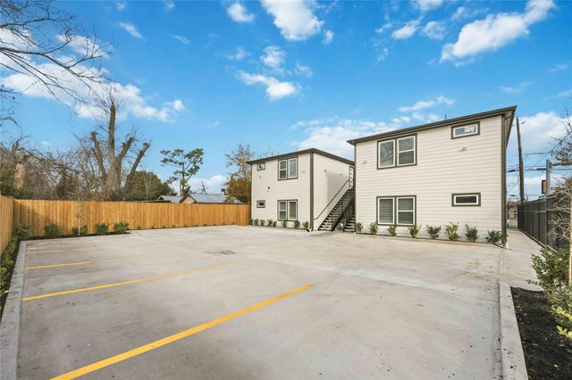 7625 De Priest Street D, Houston, TX 77088