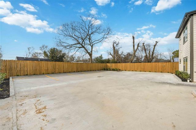 7625 De Priest Street D, Houston, TX 77088