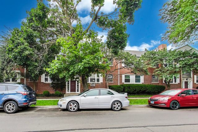 6555 N Damen Avenue 2, Chicago, IL 60645