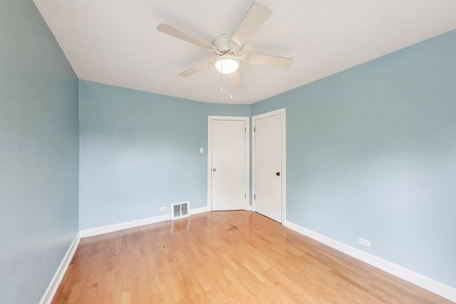 6555 N Damen Avenue 2, Chicago, IL 60645