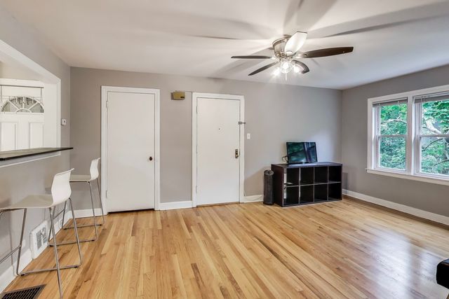 6555 N Damen Avenue 2, Chicago, IL 60645