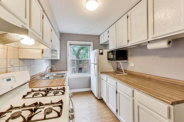 6555 N Damen Avenue 2, Chicago, IL 60645