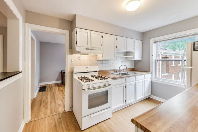 6555 N Damen Avenue 2, Chicago, IL 60645