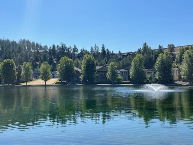 825 E Lakeview Ln, Spokane, WA 99208