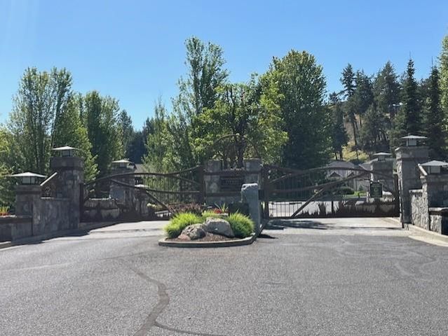 825 E Lakeview Ln, Spokane, WA 99208